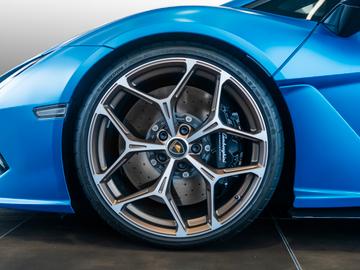صورة 9 لـ 2024 Lamborghini REVUELTO