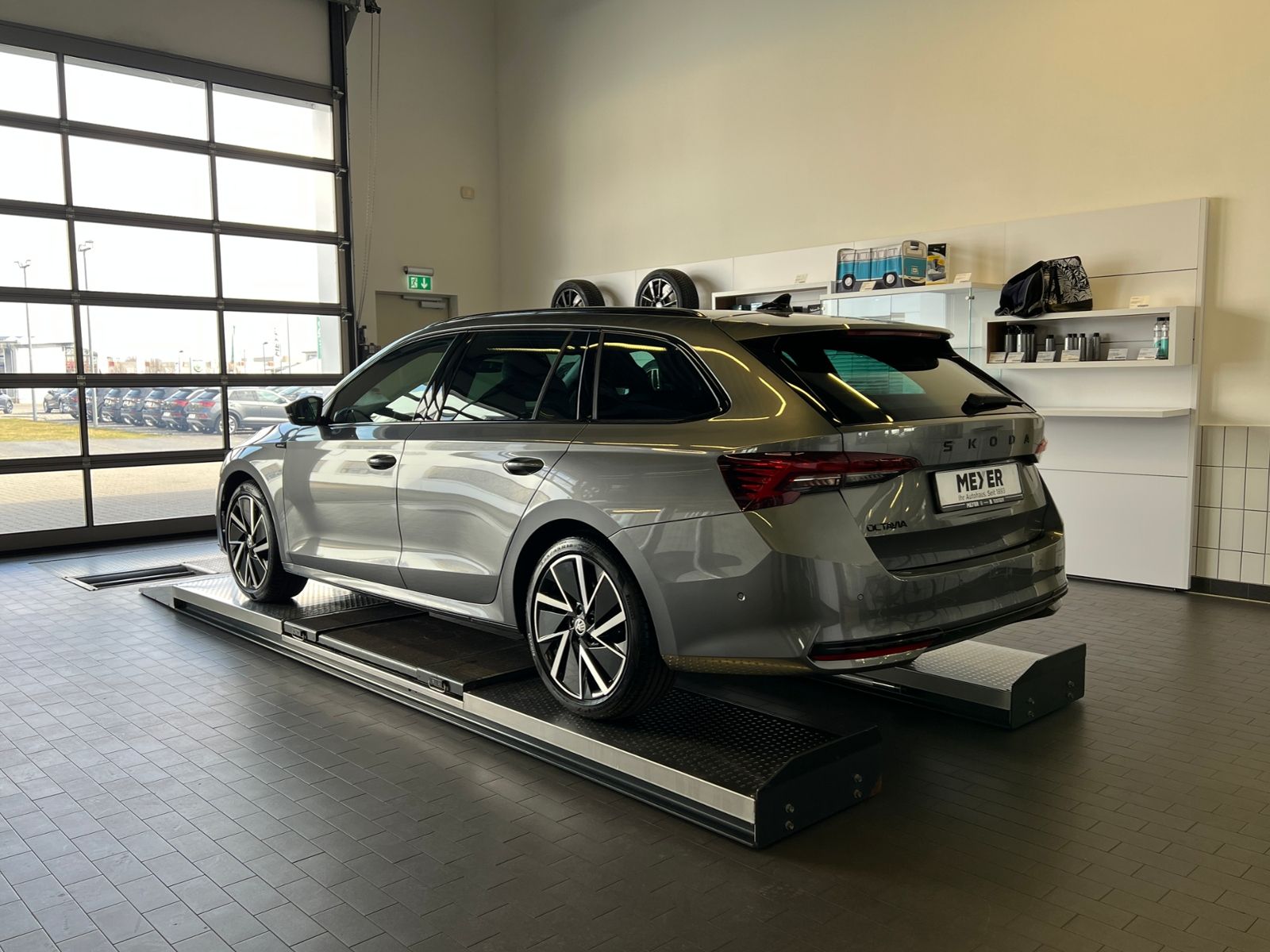 Fahrzeugabbildung SKODA Octavia Combi IV Sportline 2.0 TDI DSG *AHK, LED