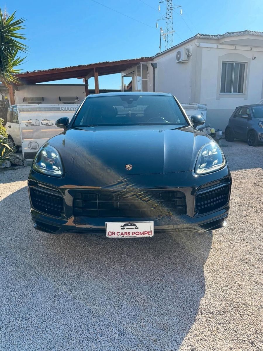 Porsche Cayenne COUPE imagem 2