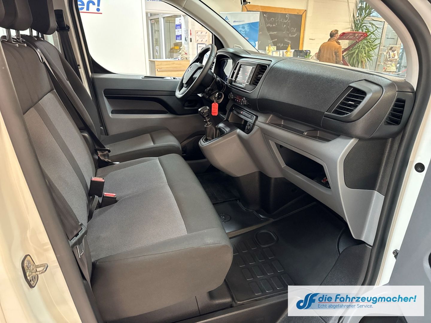 Fahrzeugabbildung Opel Vivaro L Apple CarPlay Android Auto Musikstreami