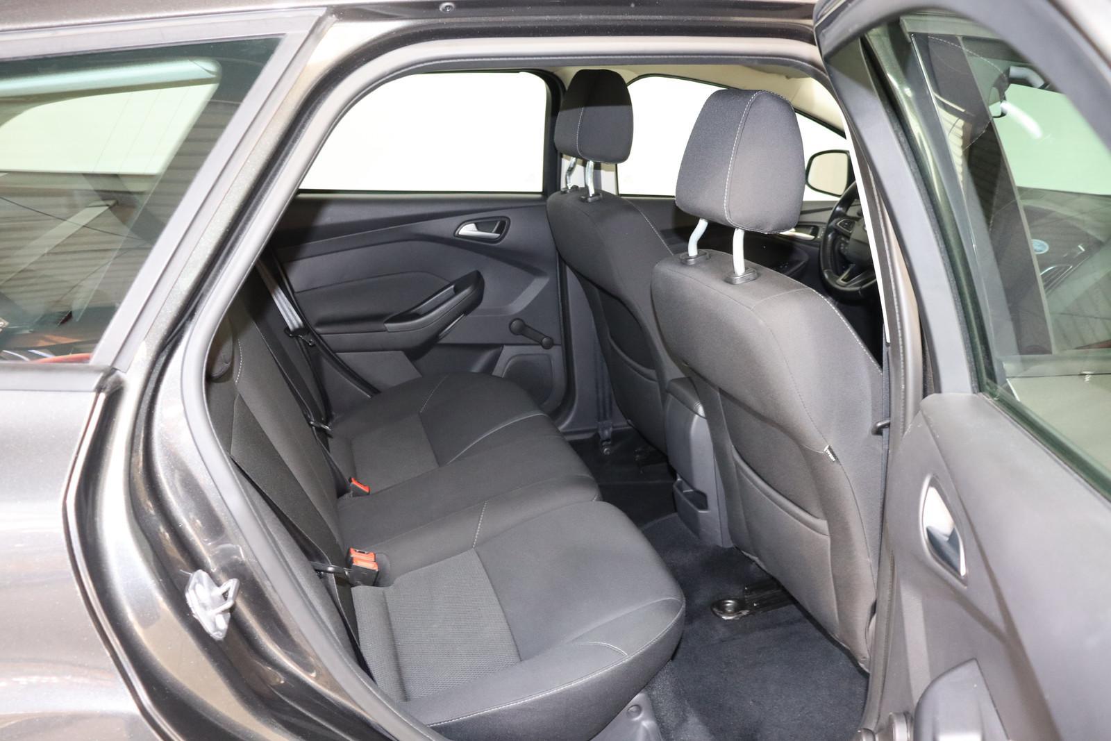 Ford Focus Turnier Business 1.0 EcoBoost NAVI*SHZ*PDC