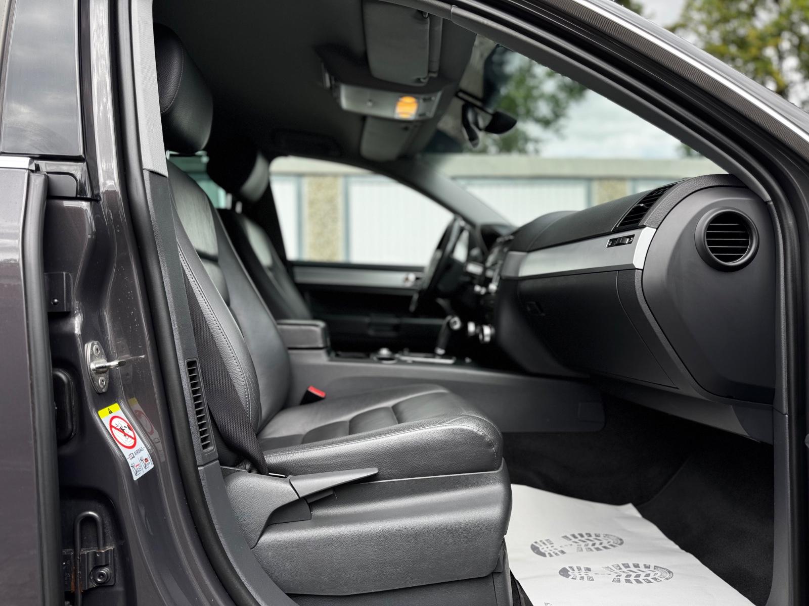 Volkswagen Touareg 3.0 V6 TDI | 239 ch | BVA | Cuir chauffant | Caméra de recul | Xénon adaptatif | GPS | Capacité de remorquage 3 500 kg