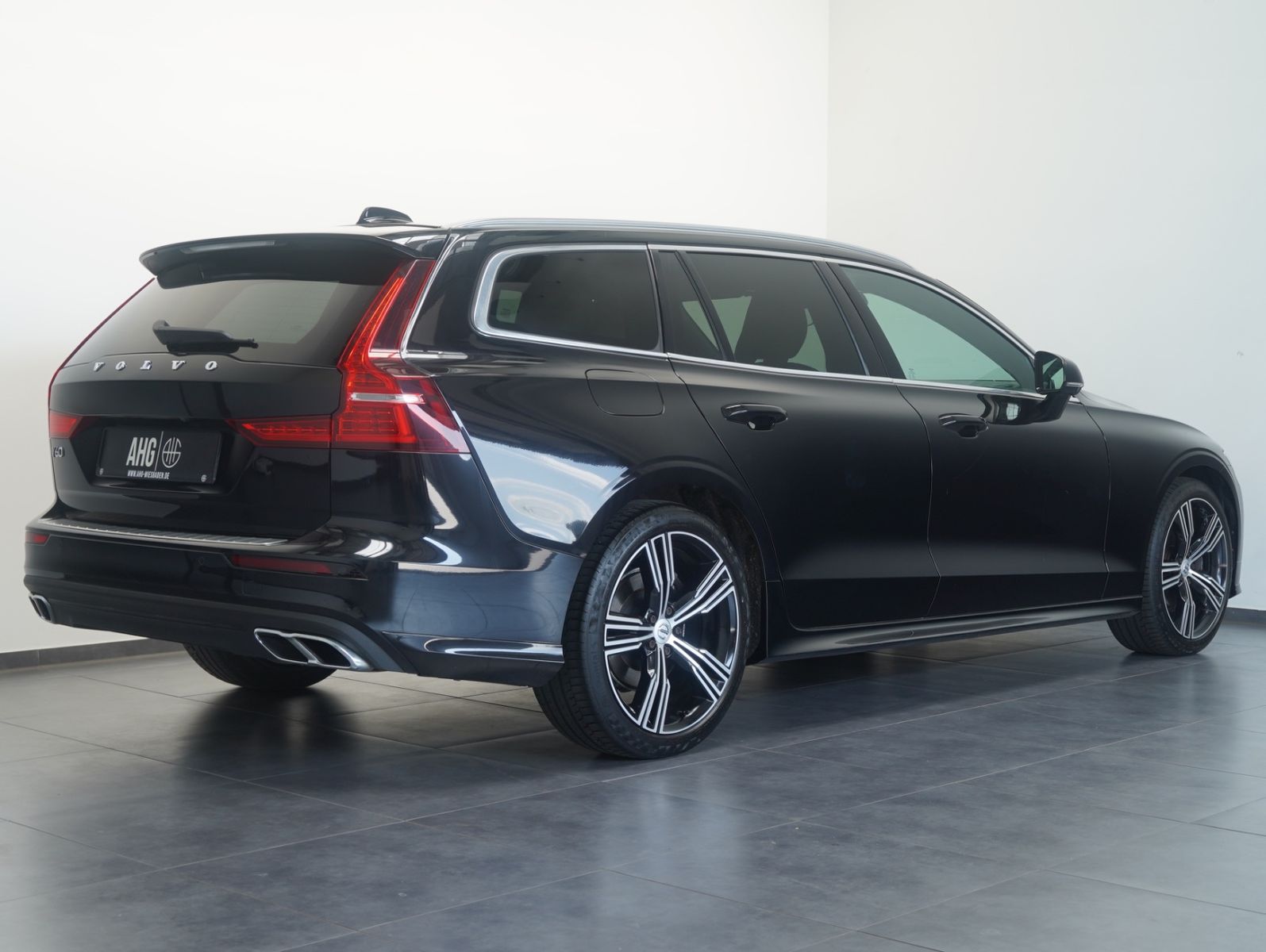 Fahrzeugabbildung Volvo V60 Kombi Inscription XENIUM/ACC/BLIS/PANO/360°