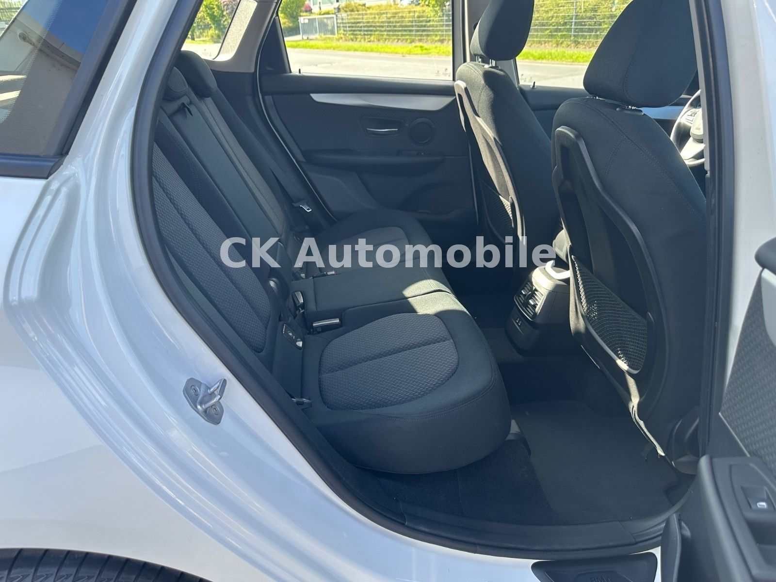 Fahrzeugabbildung BMW 218i Active Tourer Advantage Automatik/Navi/AHK