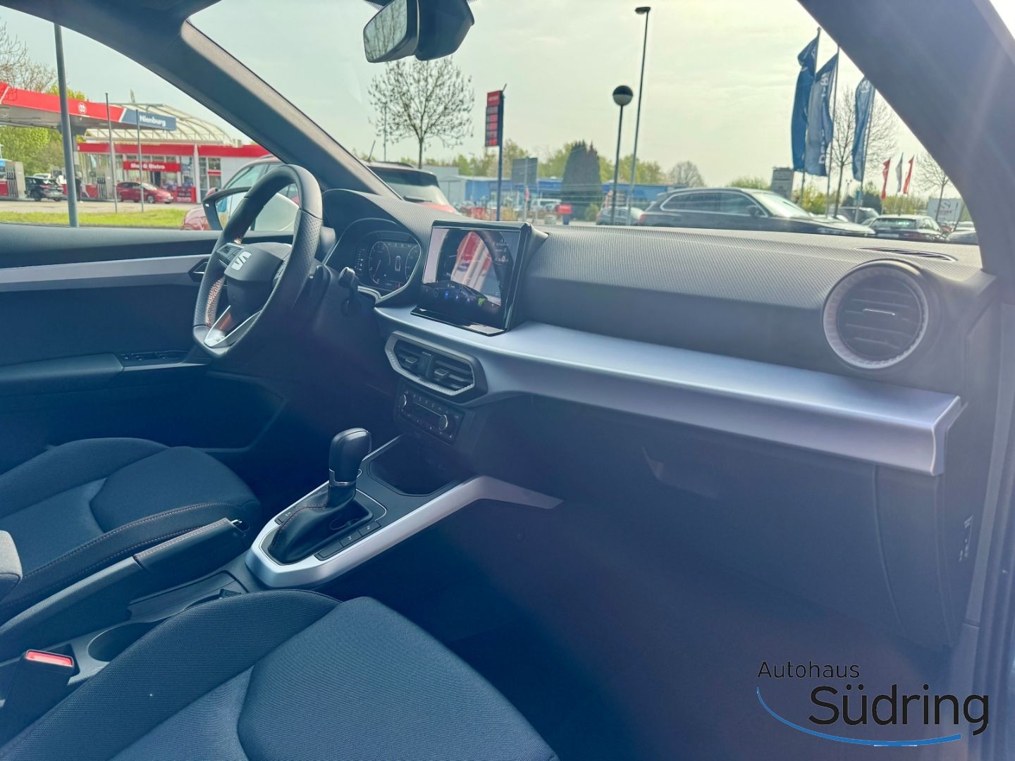 Arona 1,0 TSI FR DSG AHK Navi Rückfk. ACC