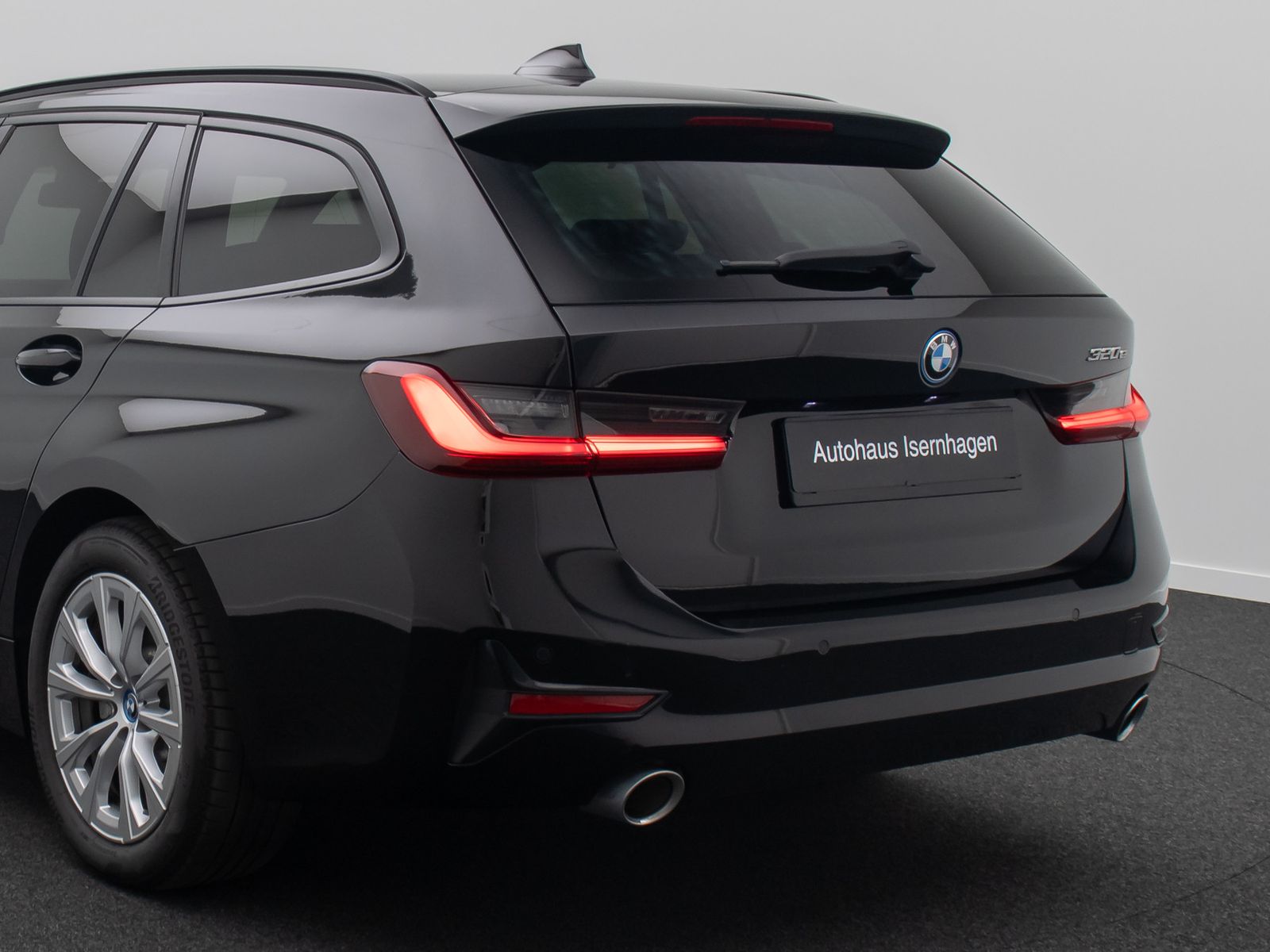 Fahrzeugabbildung BMW 320e Alarm LED DAB Panorama Leder M Sportleder