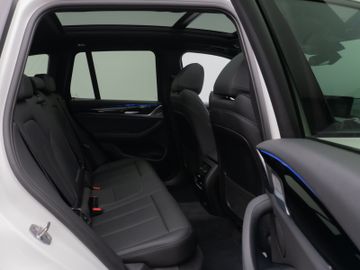 Fahrzeugabbildung BMW X3 xD20d Panoram Kamera DAB HiFi Komfort ACC 19"