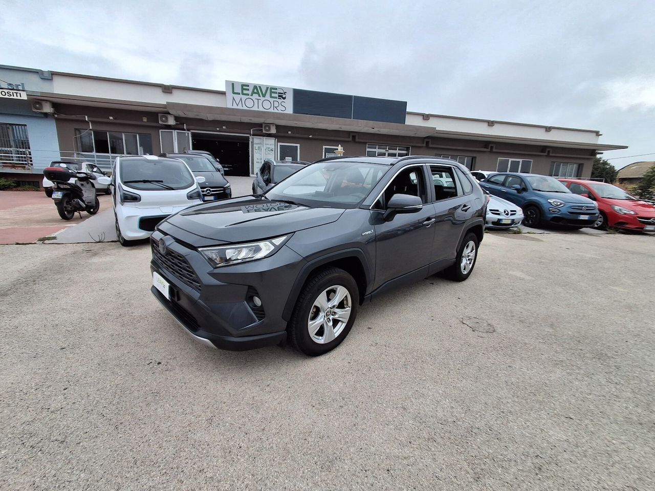 Toyota RAV 4 RAV4 E-CVT 2WD Active