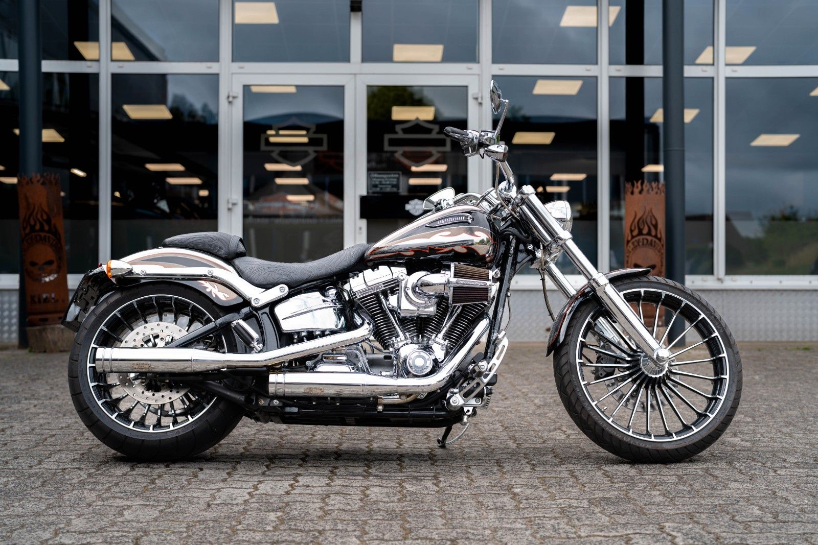 Fahrzeugabbildung Harley-Davidson FXSBSE CVO Breakout 110 cui - Twin Cam - Jekill