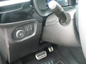 Bild 11 Opel Corsa F GS Automatik SHZ/LHZ ALU Kamera