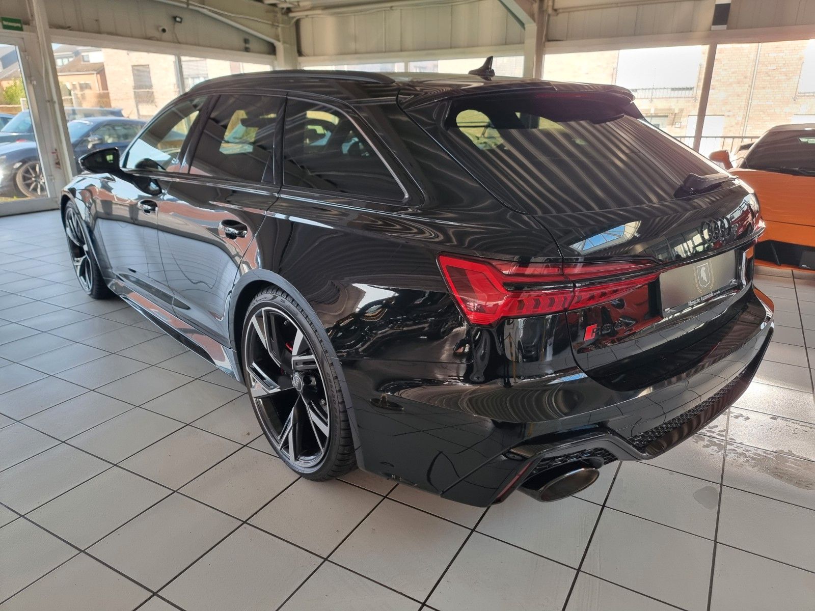 Fahrzeugabbildung Audi RS6/Dynamik Plus/Keramik/Sportabgas/RS-Fahrwerk