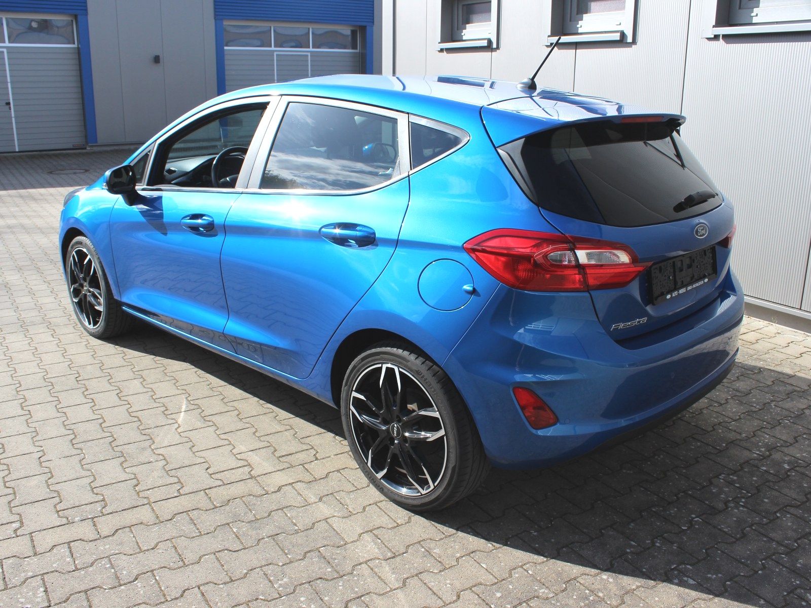 Fahrzeugabbildung Ford Fiesta Cool & Connect 1,0 EcoBoost Start/Stopp