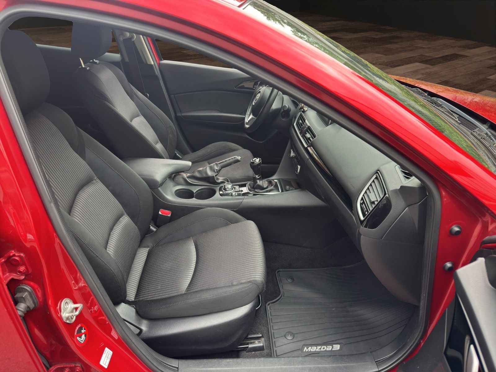 Fahrzeugabbildung Mazda 3 Lim. Center-Line Klimaaut./Sitzheizung/Navi