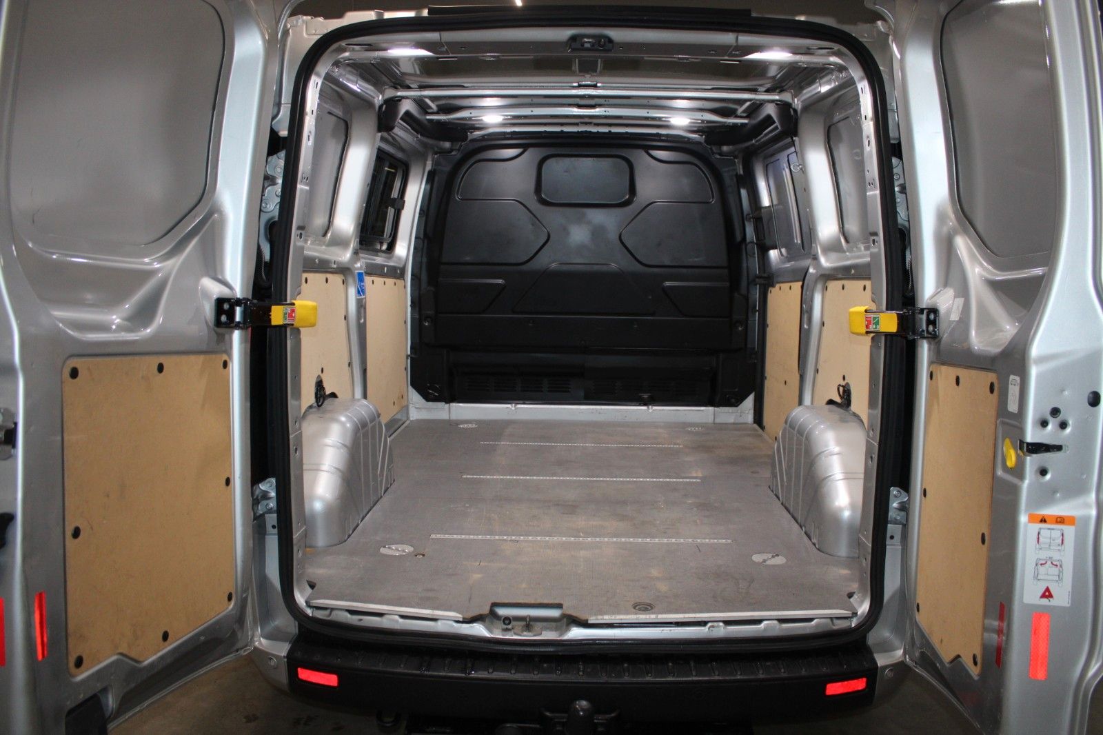 Fahrzeugabbildung Ford Transit Custom TREND KLIMA AHK Dachträger