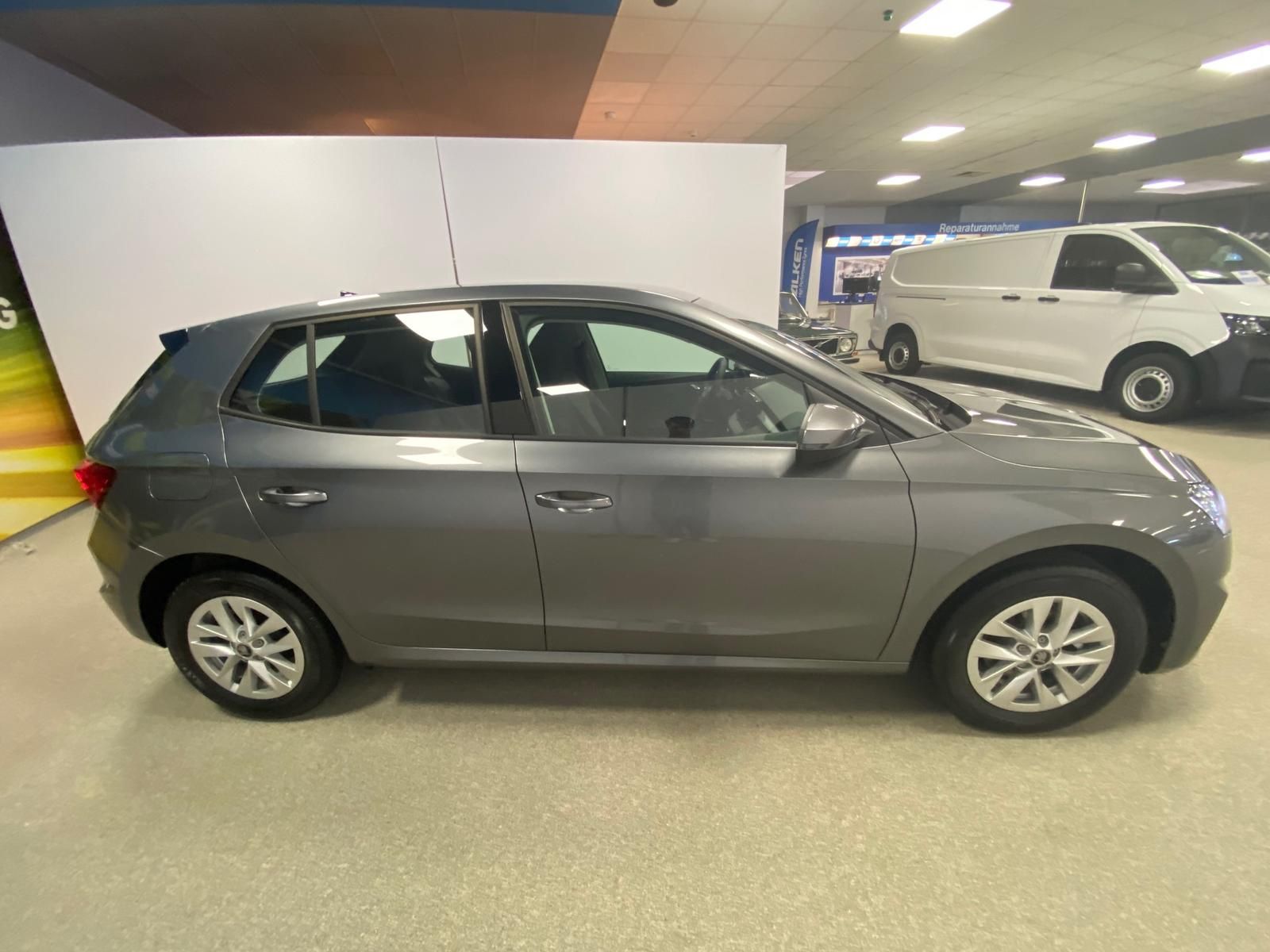 Fahrzeugabbildung SKODA Fabia Selection APP+KLIMA+RFK+PDC+SITZHEIZ+Andro