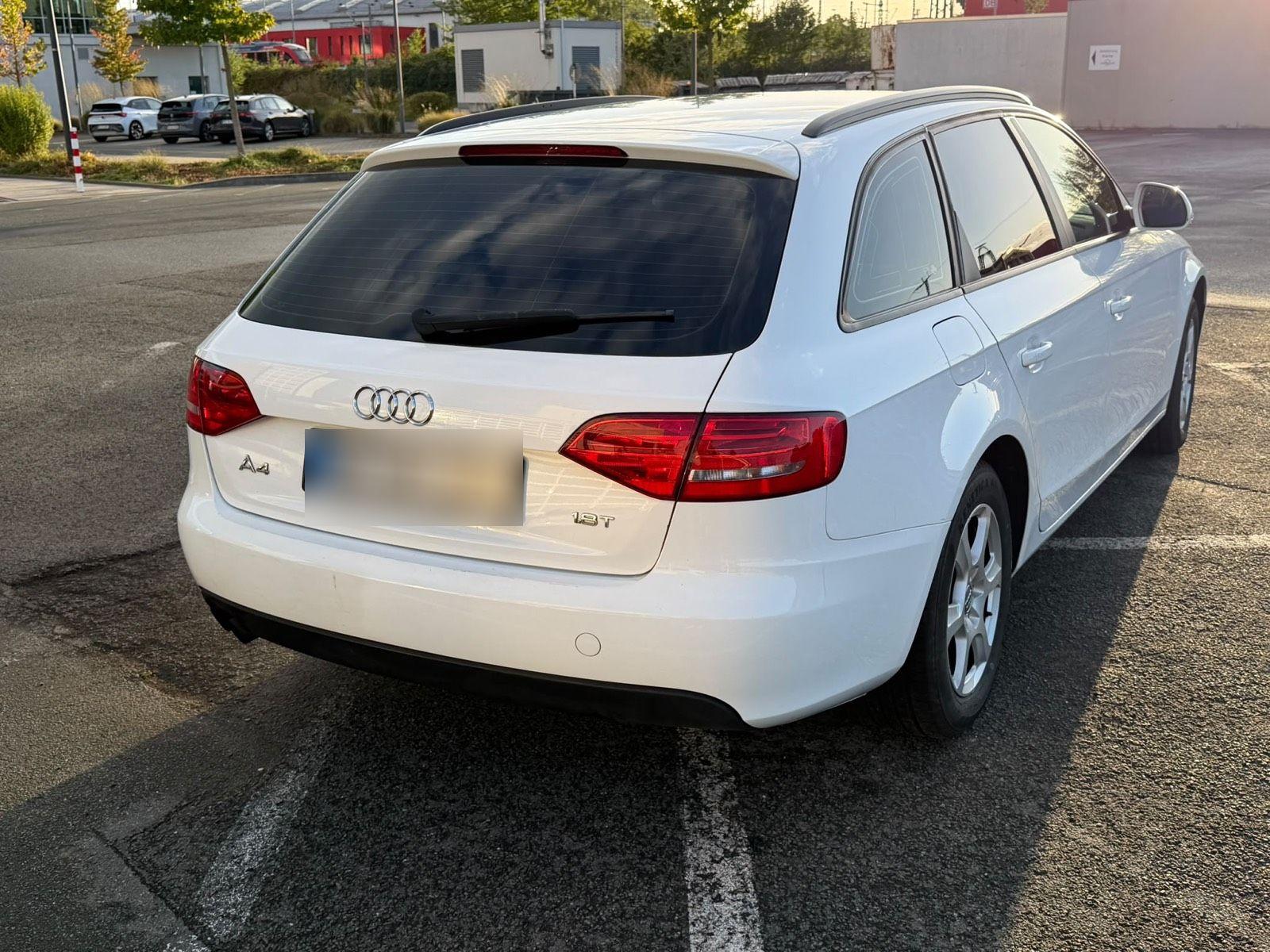 Audi A4 2009 — photo 5