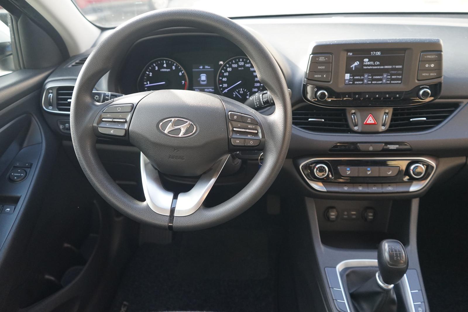 Hyundai i30 1.4 Pure Tempomat PDC Klima Tagfahrlicht USB