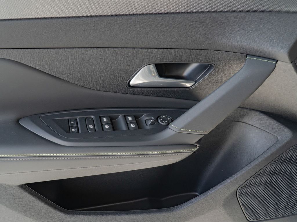 Peugeot 408 - Bild 10