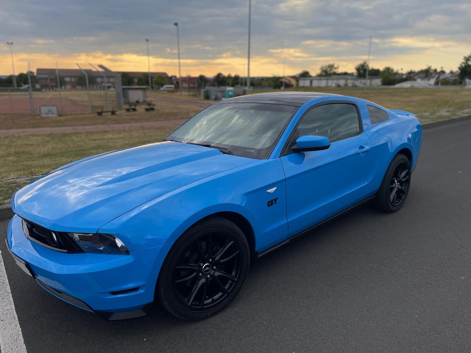 Ford Mustang GT Premium V8 mit Panoramaglasdach