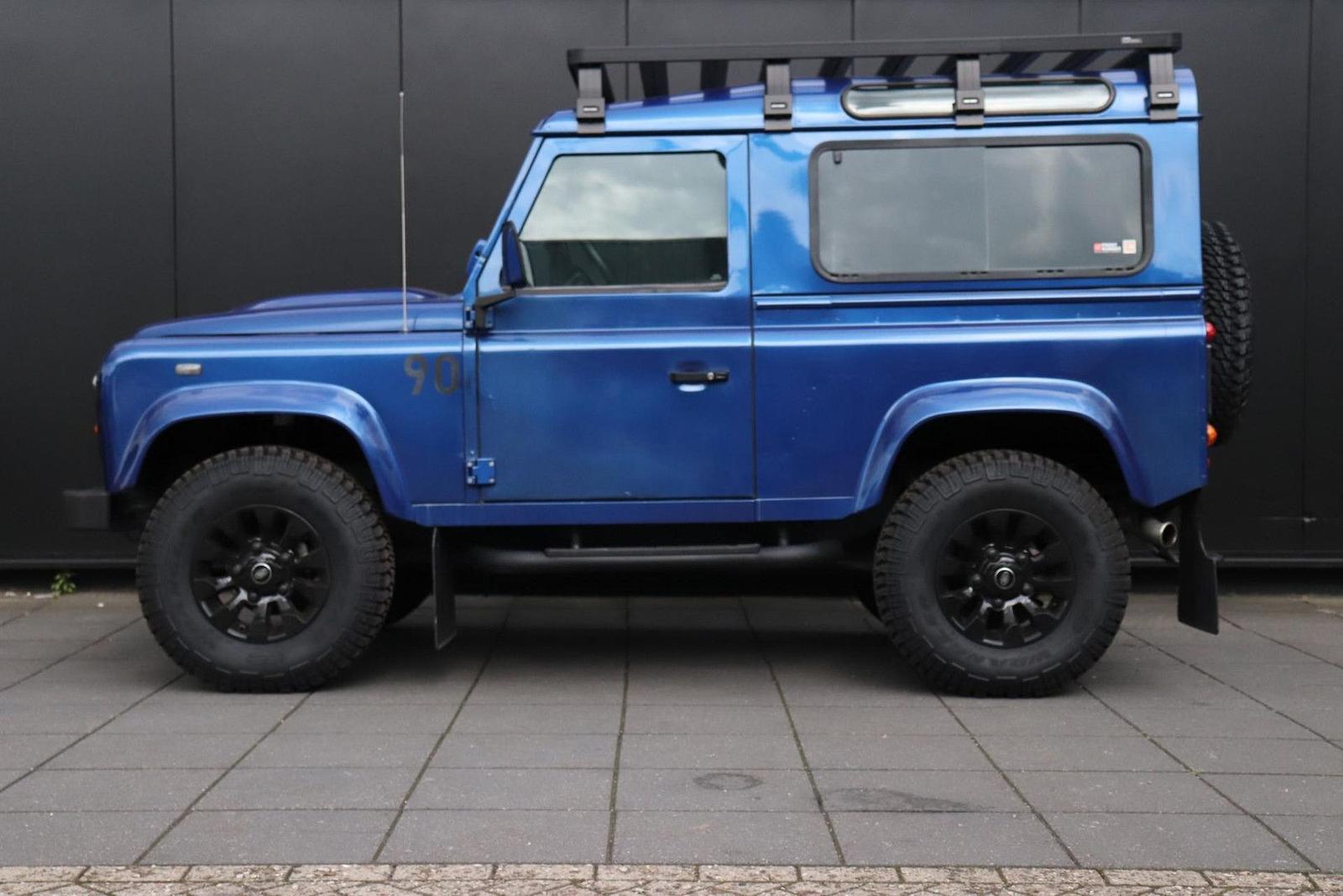 LAND ROVER DEFENDER - 2.2 D - 90 - 122 CV - 4X4 - BVM