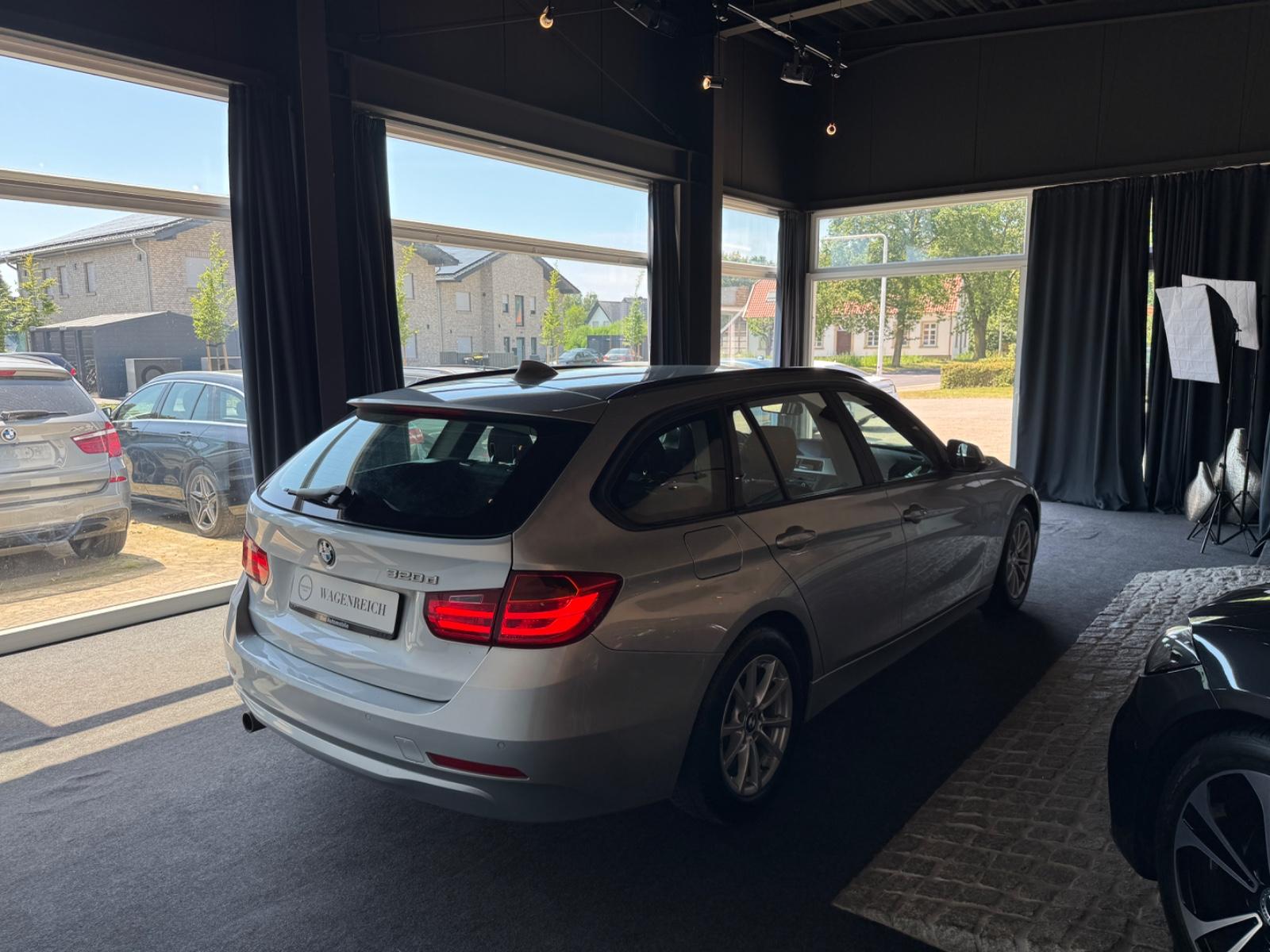 BMW 320d Touring / NAVI / MEMORY