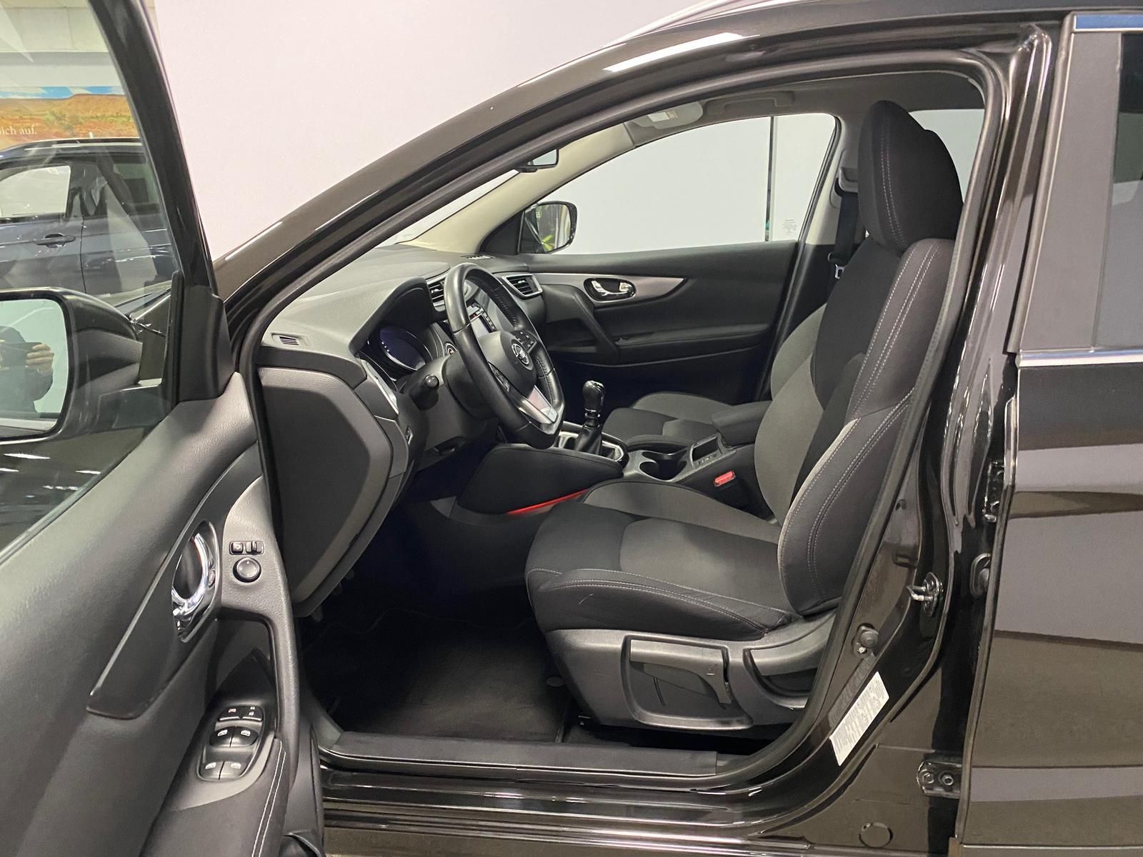 Fahrzeugabbildung Nissan Qashqai 1.2 ACENTA PANORAMA+360°KAMERA+NAVI+18"
