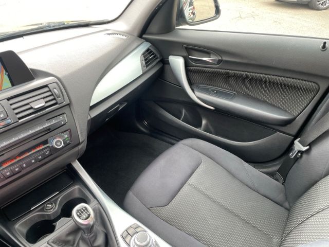 Fahrzeugabbildung BMW 118 d xDrive Navi, AHK, Sitzheizung, Schiebedach
