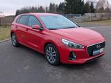 Hyundai i30 1.4 T-GDI *SHZ*CAM*LHZ*DAB*TOP GEPFLEGT* - Hyundai i30: Limousine