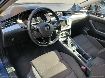 Volkswagen Passat Variant - 10