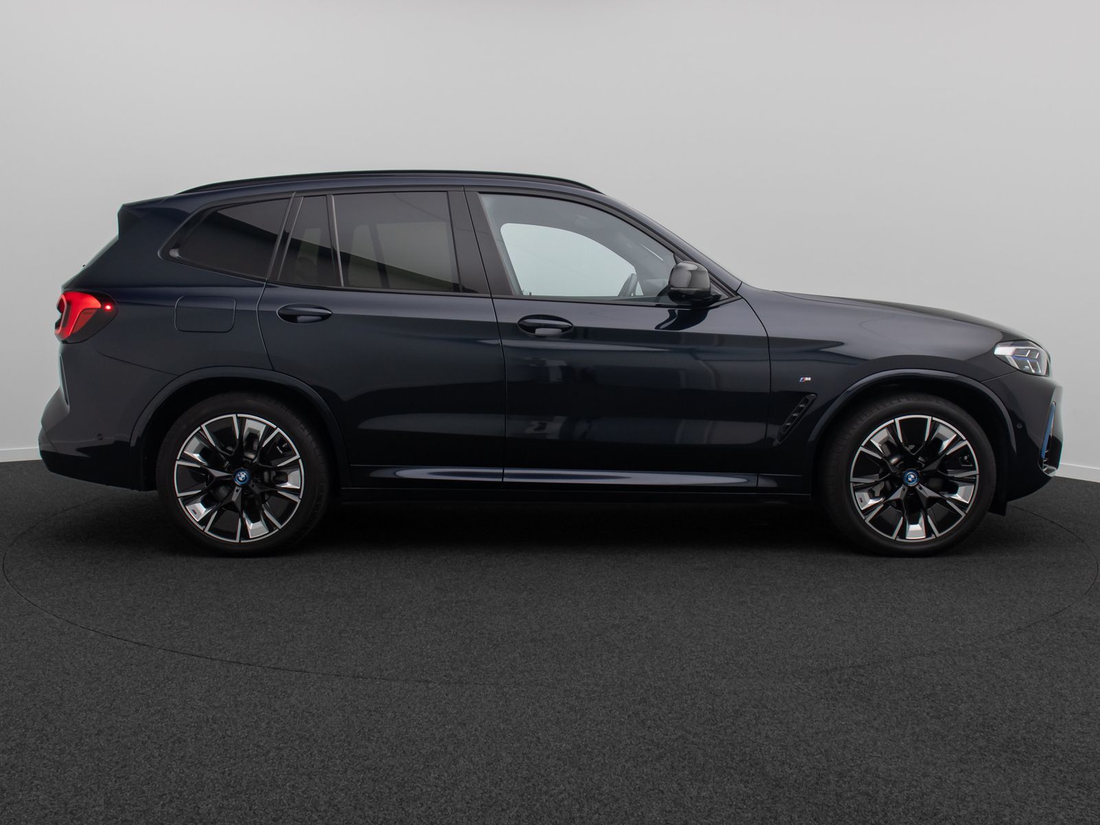 Fahrzeugabbildung BMW iX3 IMPRESSIVE 360&deg; H/K Panorama DAB HUD 20Zoll