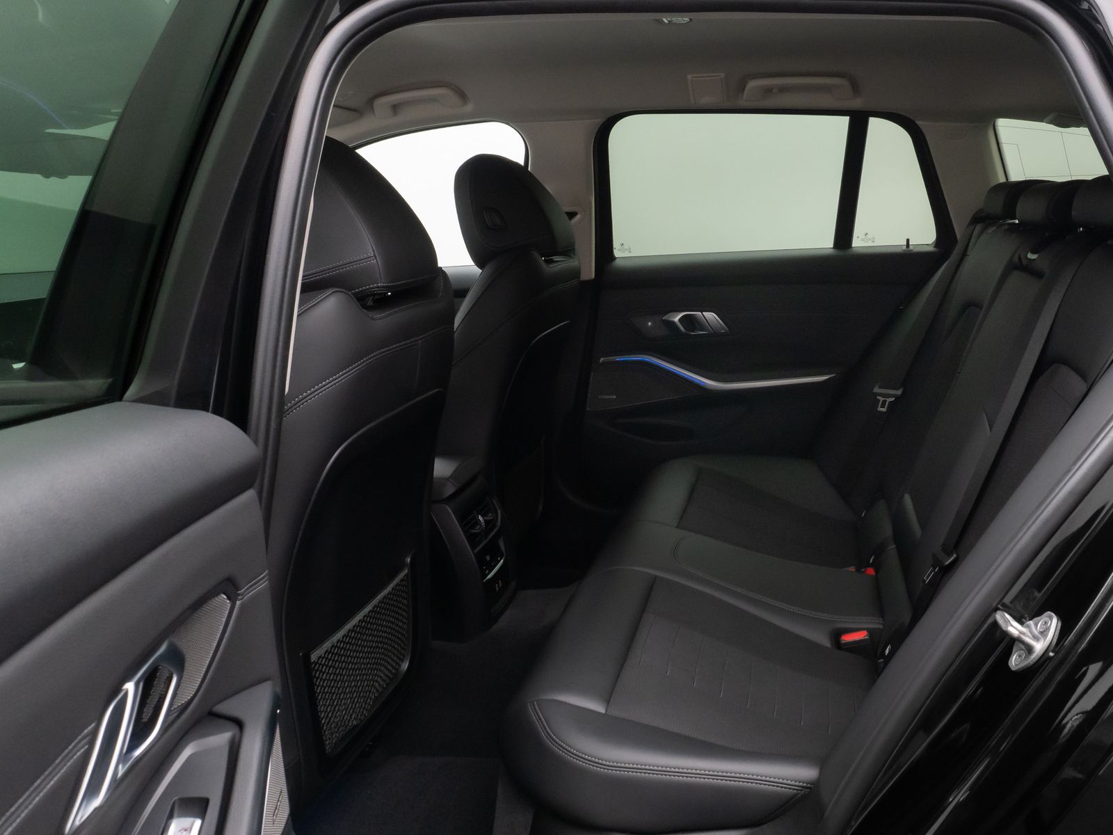 Fahrzeugabbildung BMW 320d xD SportLine Laser HUD DAB H/K Komfort Alar