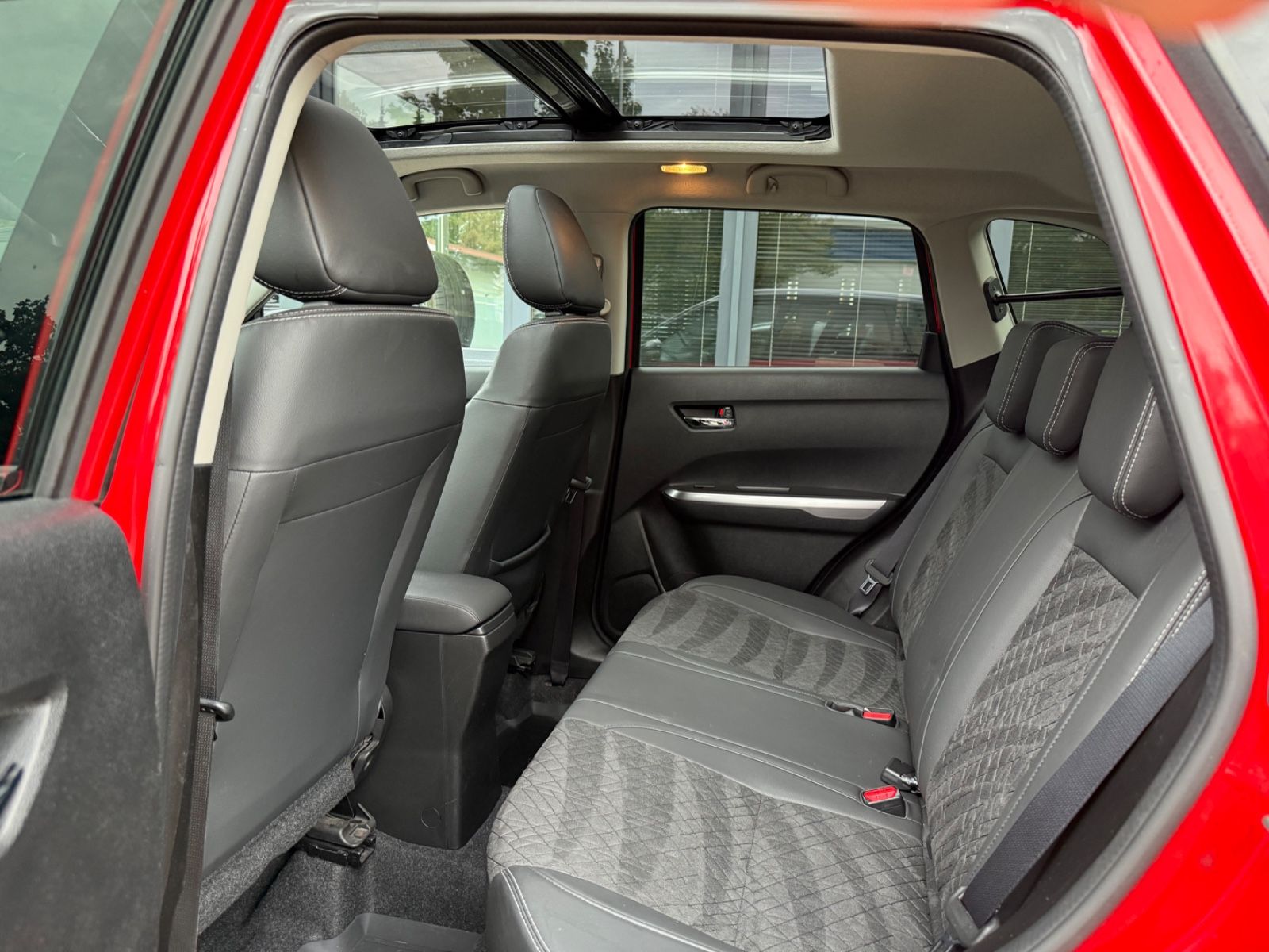 SUZUKI Vitara Vitara 1.4 S 4x4*Automatik*Kamera*Panorama*AHK*, Ansicht 17