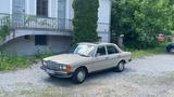 Mercedes-Benz 240    W123