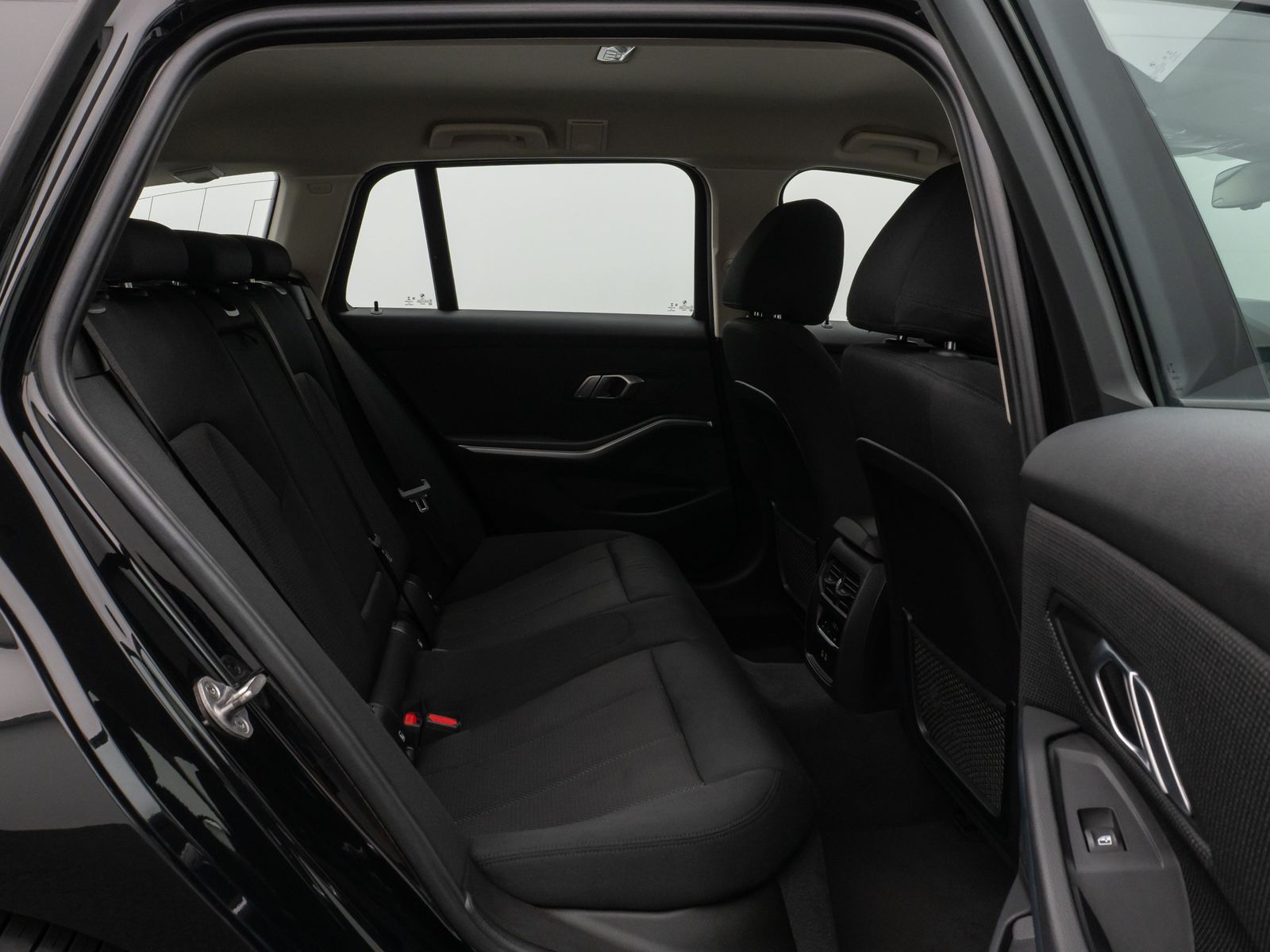 Fahrzeugabbildung BMW 330e Stop&Go DAB Kamera Alarm MSportleder 17Zoll