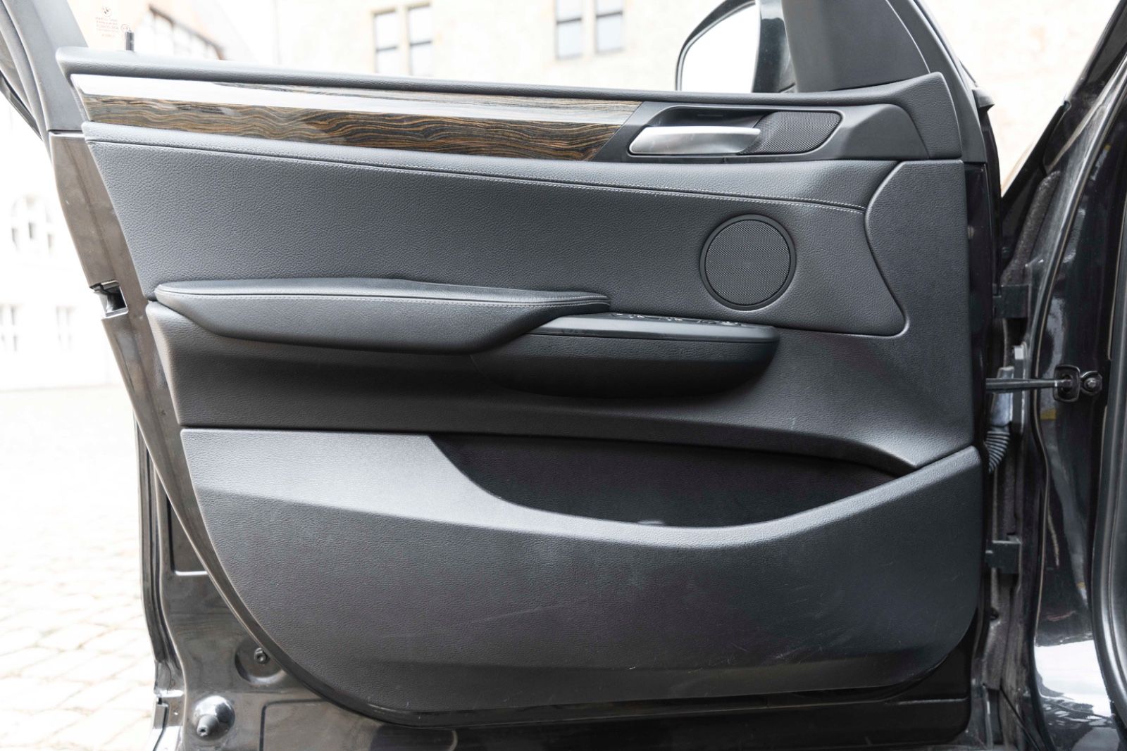 Fahrzeugabbildung BMW X3 xDrive35i M Sport HIFI KAM NAV SZH PANO M+S