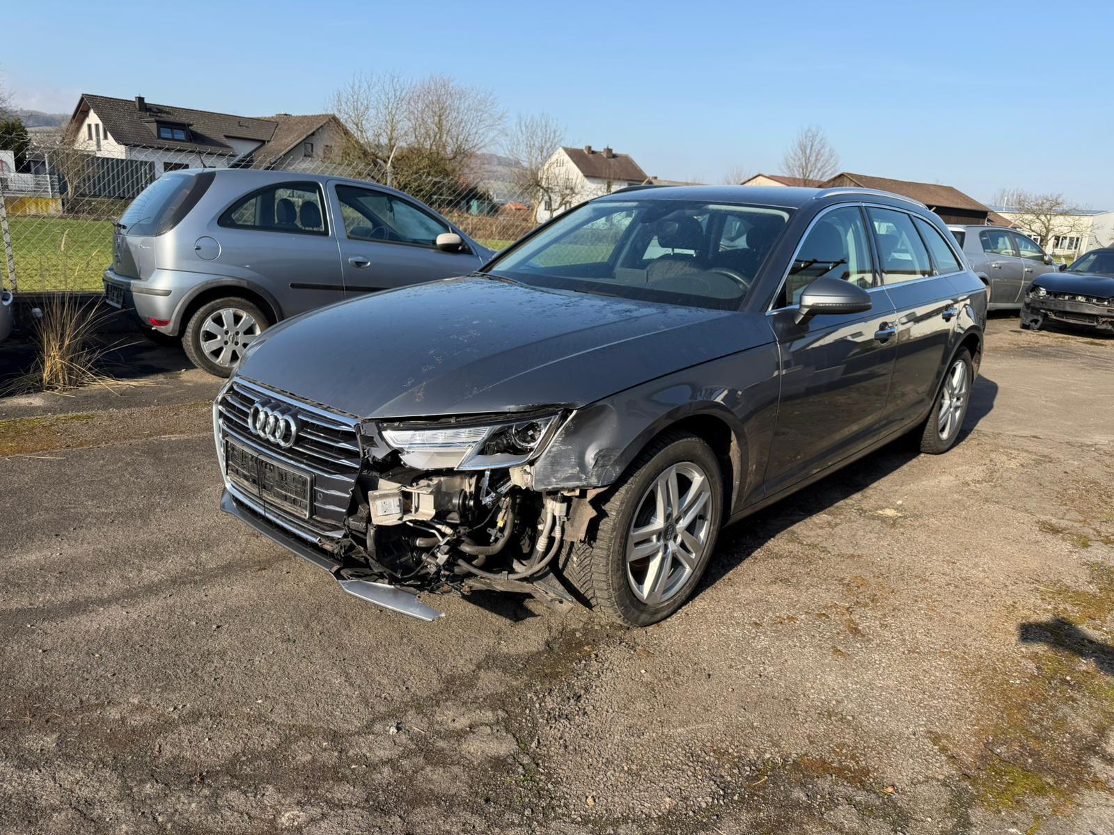 Audi A4 2.0 TDI Avant design/Automatik/113242 KM/Navi