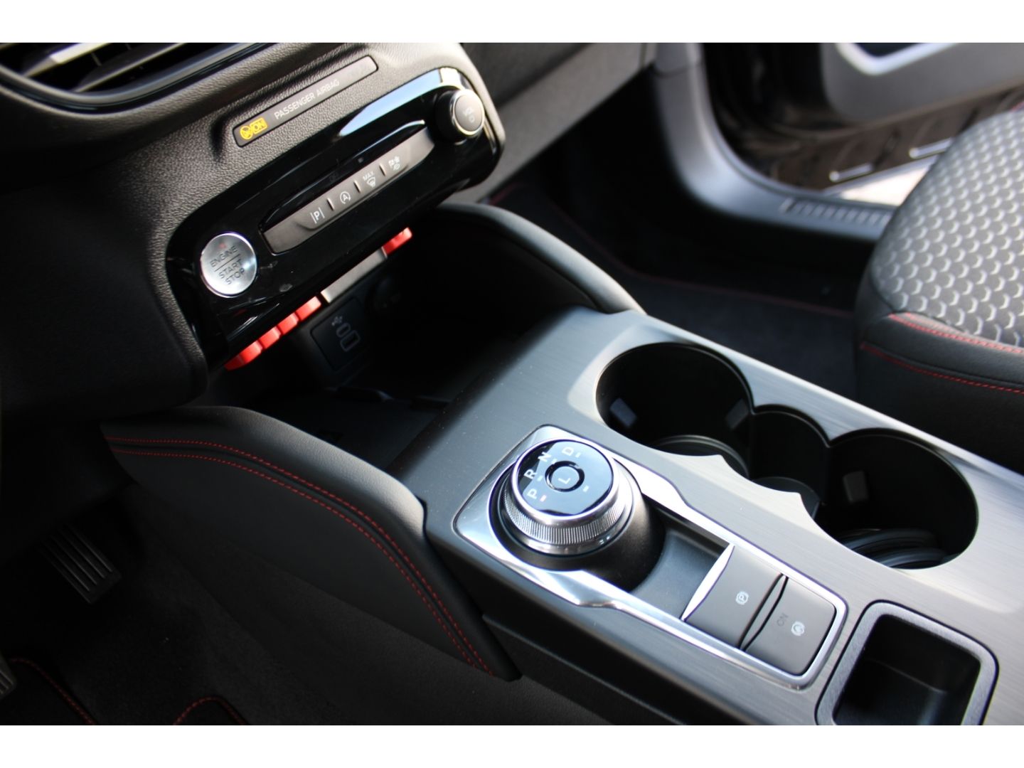 Fahrzeugabbildung Ford Kuga ST-Line Autom. LED GRA TWA PDC RFK Navi AHK