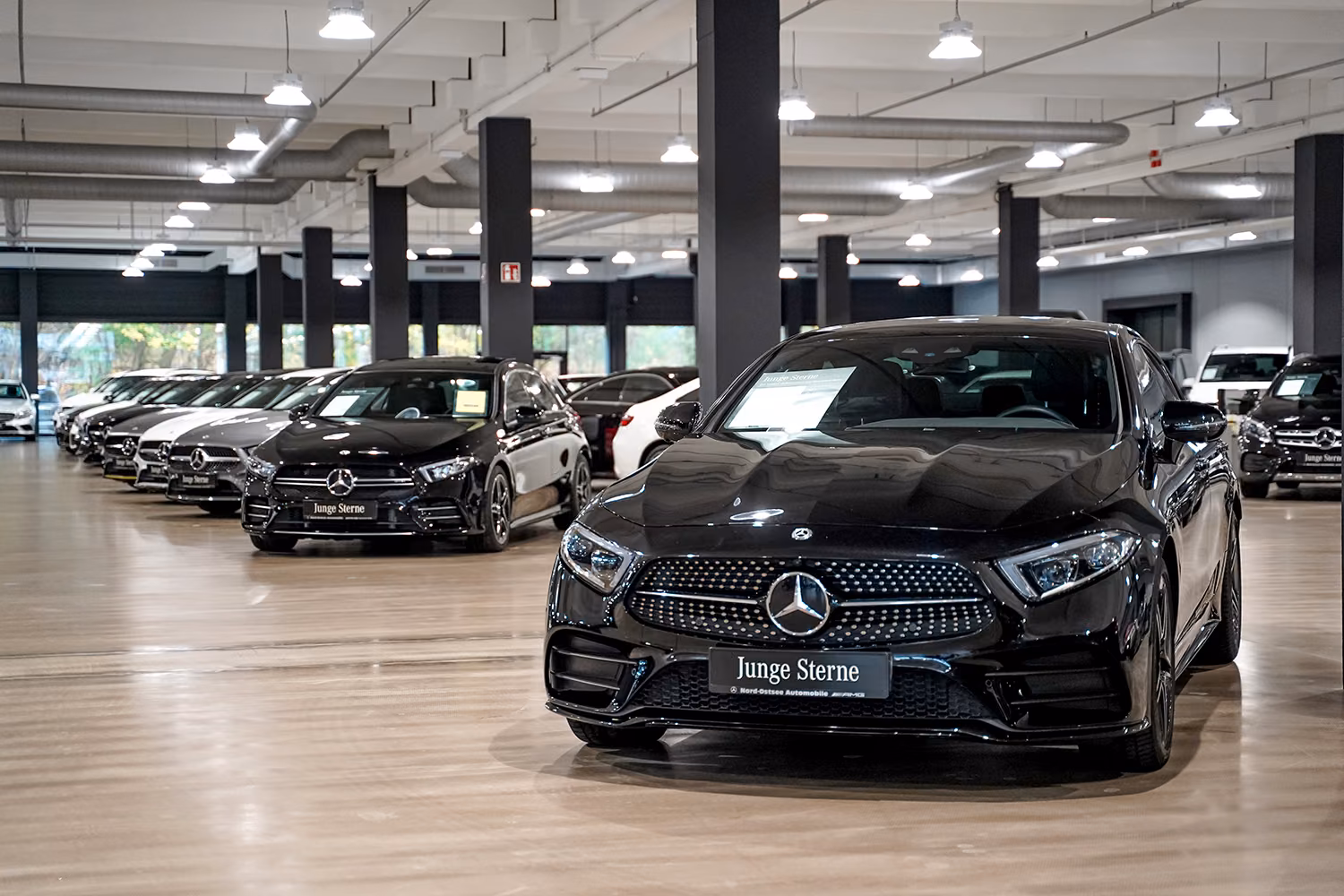 showroom-image-top