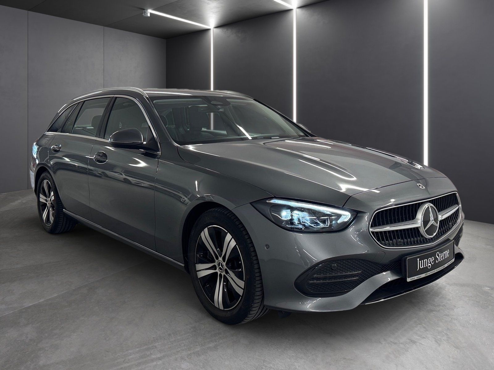 Fahrzeugabbildung Mercedes-Benz C 200 T Avantgarde*LED*AHK*Kamera*Ambientebel.