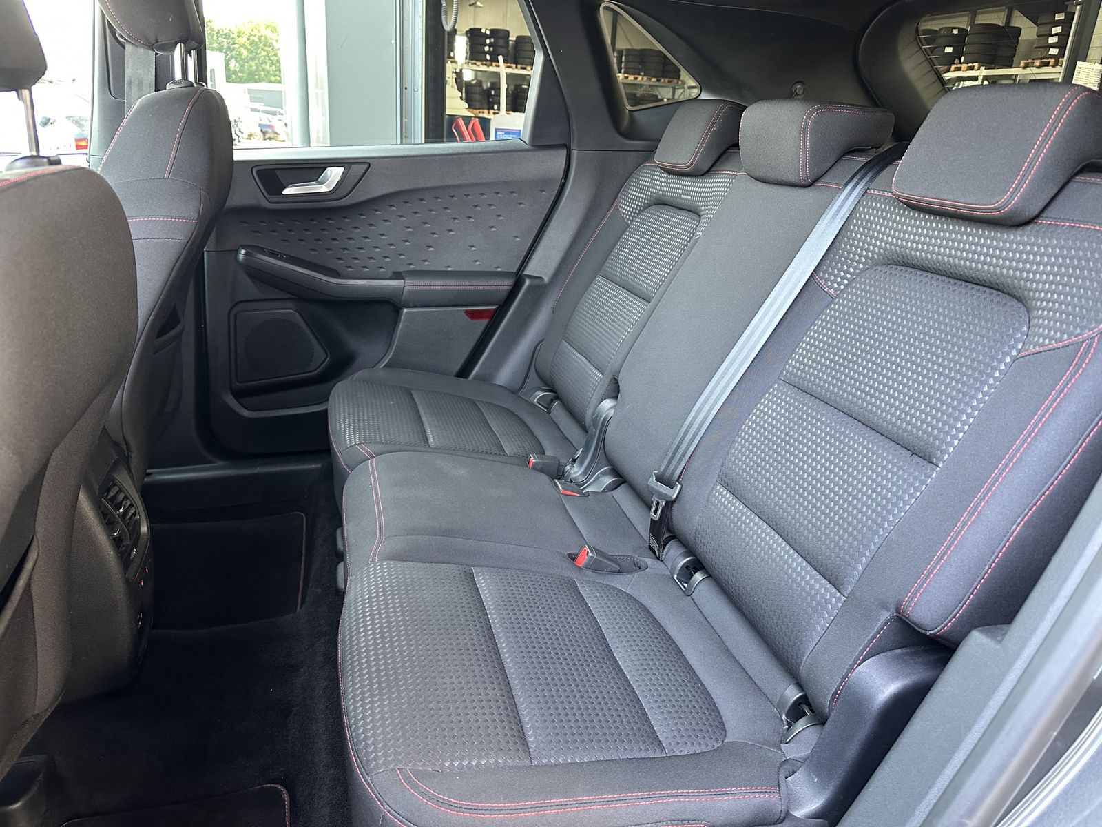 Fahrzeugabbildung Ford Kuga 2.0 EB 4x4 ST-Line NAV+LED+KAMERA+VCOCKPIT