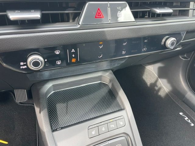 Fahrzeugabbildung Kia Stonic Core Tempomat Spurhalteassitent AppleCarP