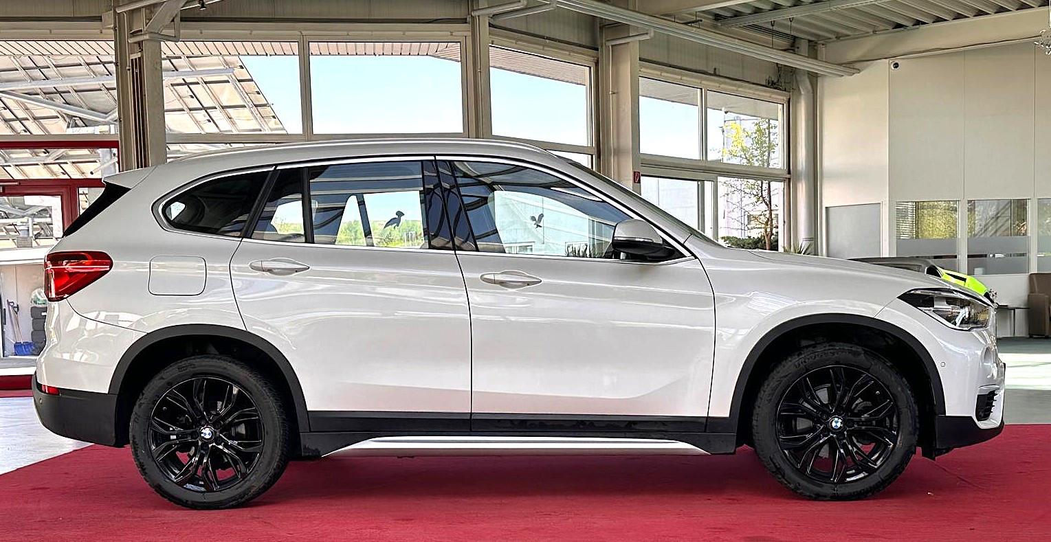 BMW X1 xDrive 18 d xLine /NAVI/PDC/LEDER/LED