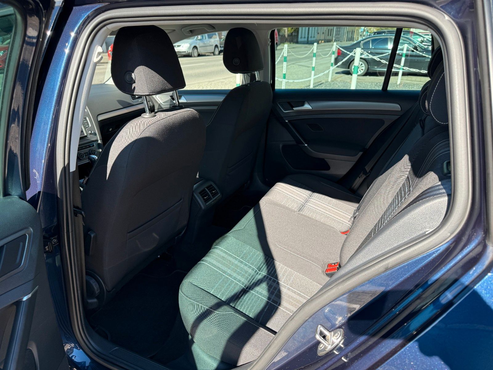 Fahrzeugabbildung Volkswagen Golf VII Variant Lounge BMT AUTOMATIK NAVI