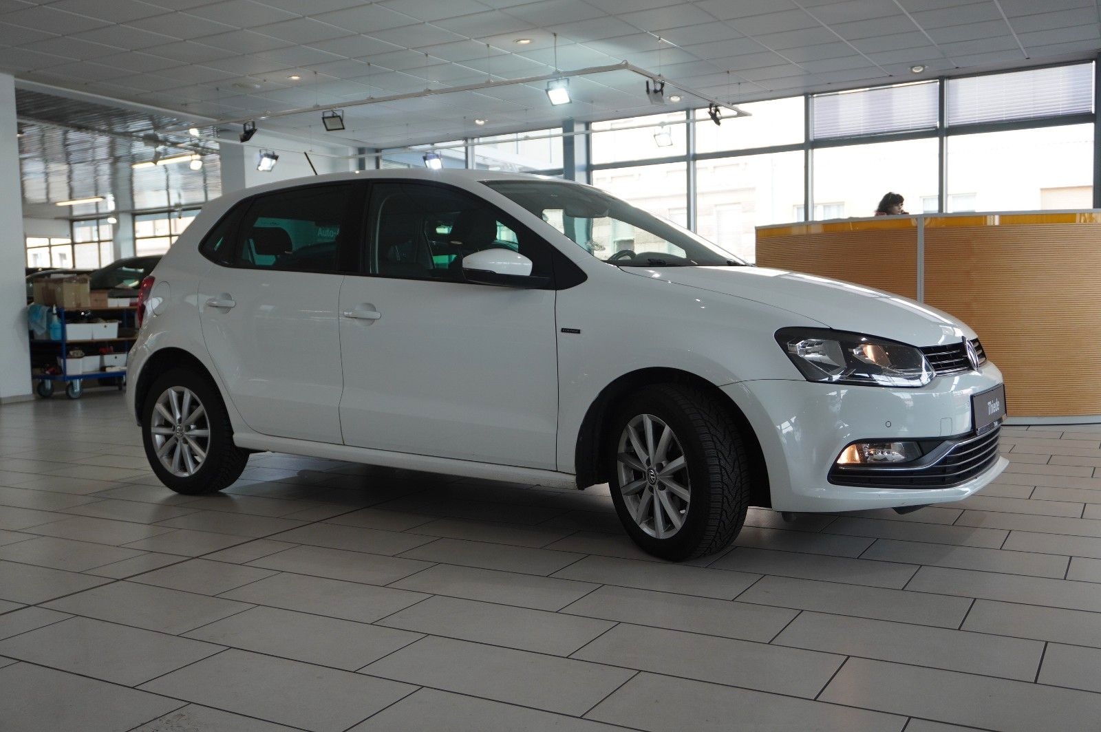 Fahrzeugabbildung Volkswagen Polo V 1.2 TSI LOUNGE DSG NAVI/KLIMA/PDC/TEMP.