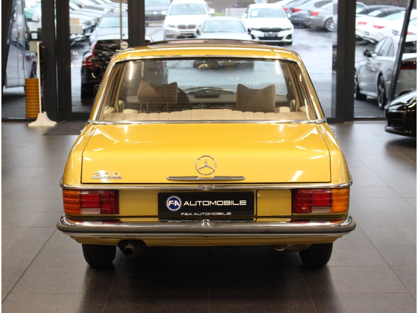 Fahrzeugabbildung Mercedes-Benz 200 W 115 Strich 8*Voll Restauriert*Note 2+