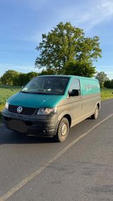 Volkswagen VW T5 Transporter, Langer Radstand - Volkswagen T5 Transporter: Langer Radstand