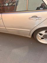 Mercedes-Benz Mercedes Avantgarde - gebrauchte Mercedes-Benz E 220 aus dem Jahr 2001