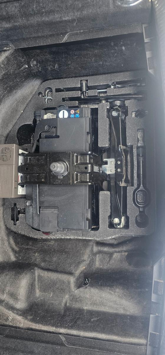 Audi A4 2010 — photo 8