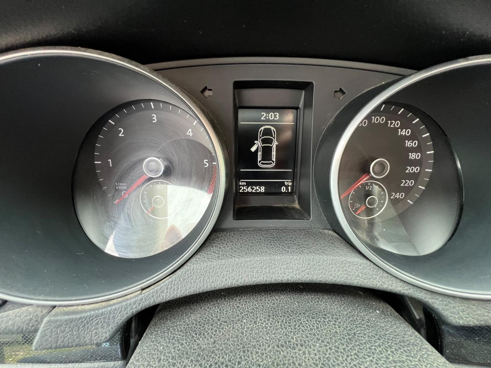 Volkswagen Golf 2011 — photo 11