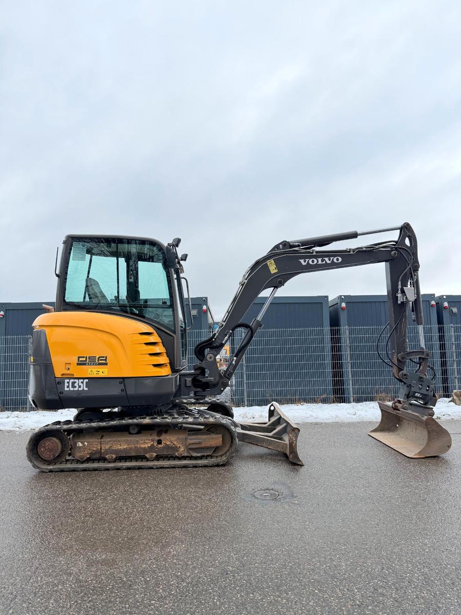 Volvo EC35C mit Powertilt und GRL